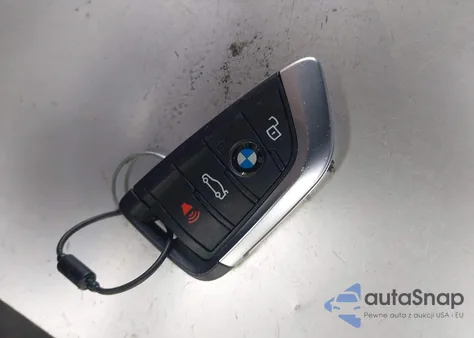 2025 BMW 3 Series 330I z USA, uszkodzony, nr VIN 3MW69CW07S8F04852